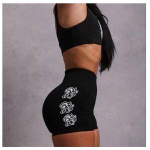 Three Seamless Everson
"Training" Shorts in Black